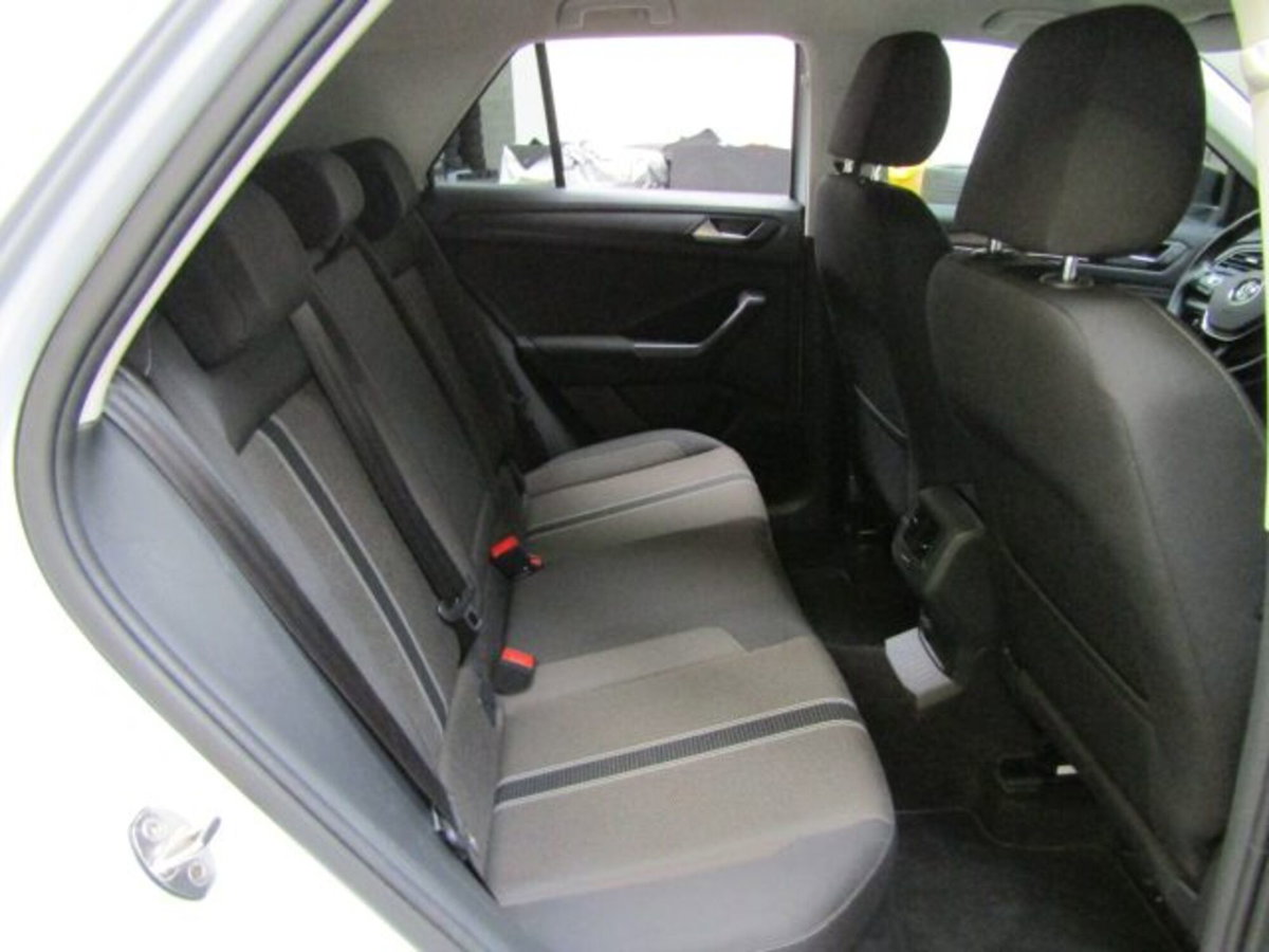 Volkswagen T-Roc 1.0 tsi Style 115cv (11)