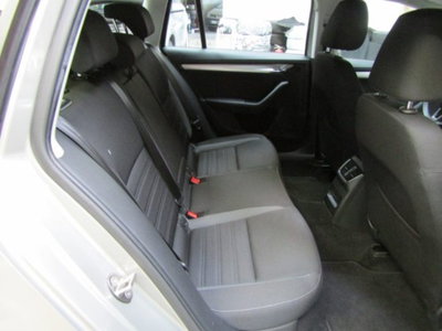 Skoda Octavia Station Wagon 2.0 TDI EVO SCR 150 CV DSG 4x4 Wagon Executive (10)
