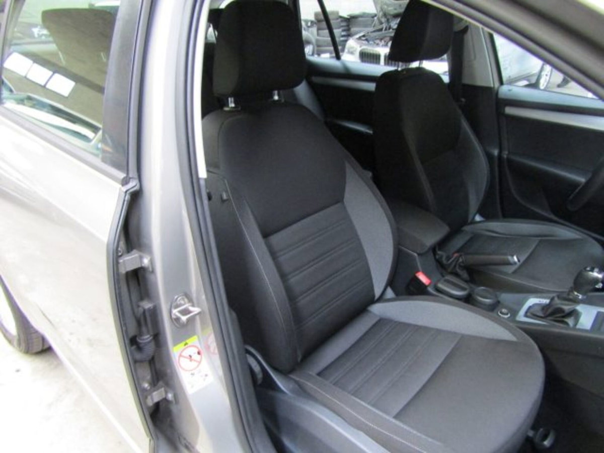 Skoda Octavia Station Wagon 2.0 TDI EVO SCR 150 CV DSG 4x4 Wagon Executive (15)