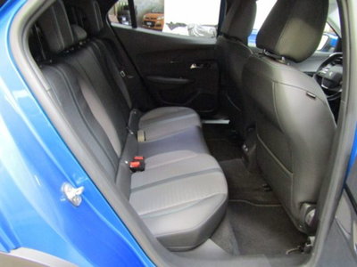 Peugeot 2008 PureTech 130 S&S EAT8 GT Pack (12)