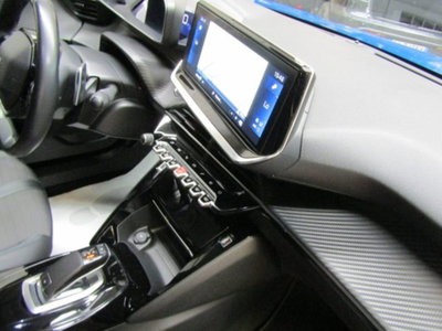 Peugeot 2008 PureTech 130 S&S EAT8 GT Pack (16)