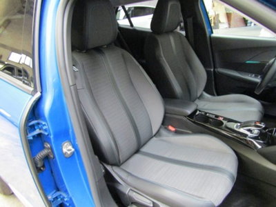 Peugeot 2008 PureTech 130 S&S EAT8 GT Pack (17)