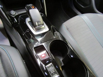 Peugeot 2008 PureTech 130 S&S EAT8 GT Pack (20)