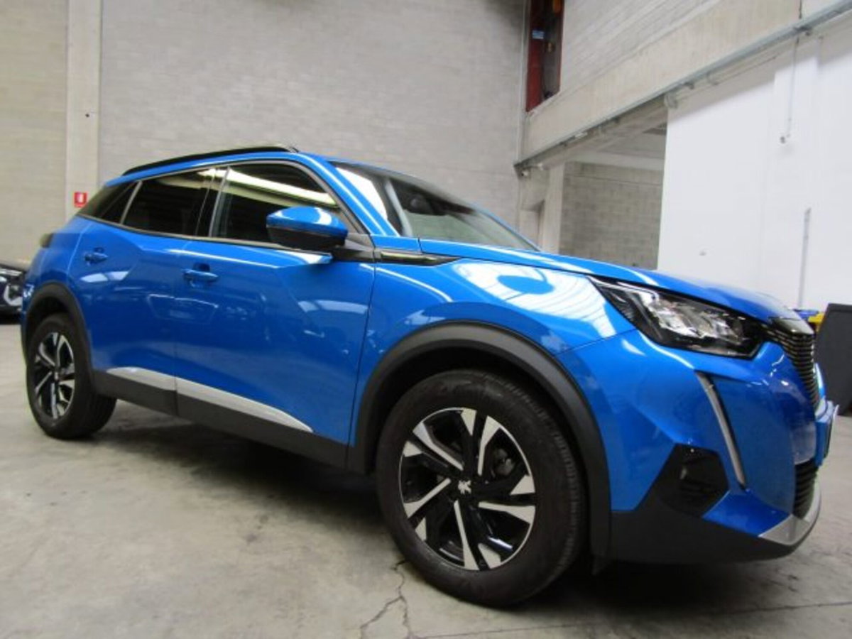 Peugeot 2008 PureTech 130 S&S EAT8 GT Pack (3)