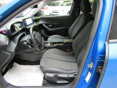 Peugeot 2008 PureTech 130 S&S EAT8 GT Pack (8)