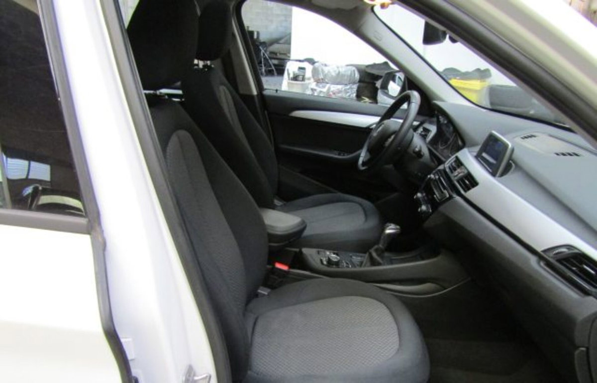 BMW X1 sDrive18i Advantage (14)