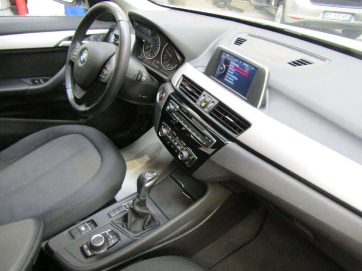 BMW X1 sDrive18i Advantage (15)