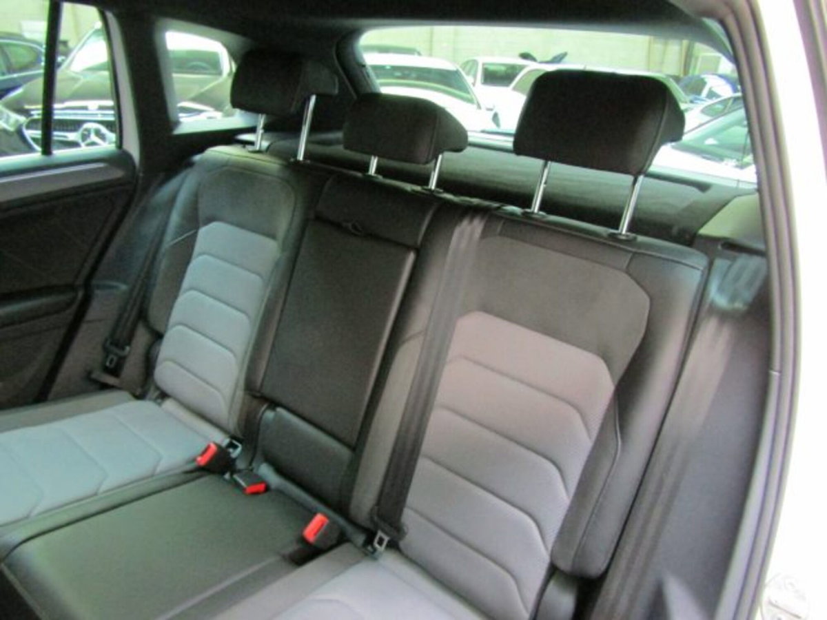 Volkswagen Tiguan 2.0 BiTDI SCR DSG 4MOTION Executive R-Line BMT (11)
