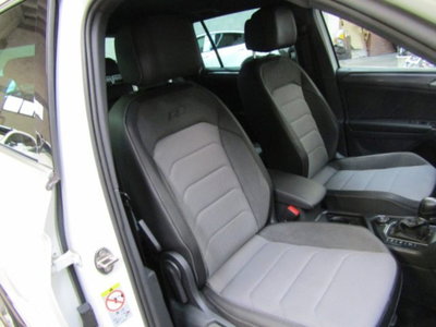 Volkswagen Tiguan 2.0 BiTDI SCR DSG 4MOTION Executive R-Line BMT (17)
