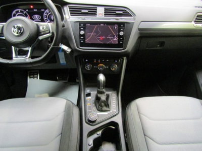 Volkswagen Tiguan 2.0 BiTDI SCR DSG 4MOTION Executive R-Line BMT (19)