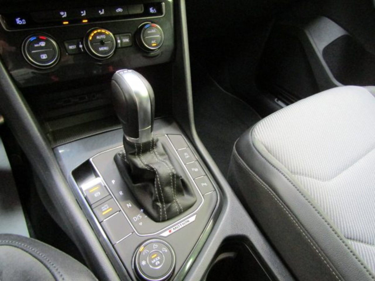 Volkswagen Tiguan 2.0 BiTDI SCR DSG 4MOTION Executive R-Line BMT (20)