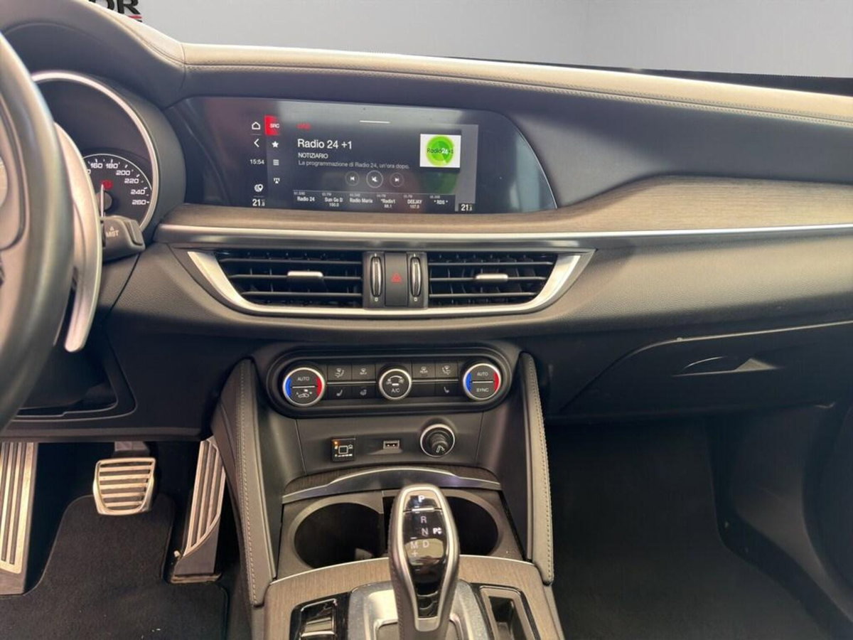 Alfa Romeo Stelvio Stelvio 2.0 Turbo 280 CV AT8 Q4 Ti (13)