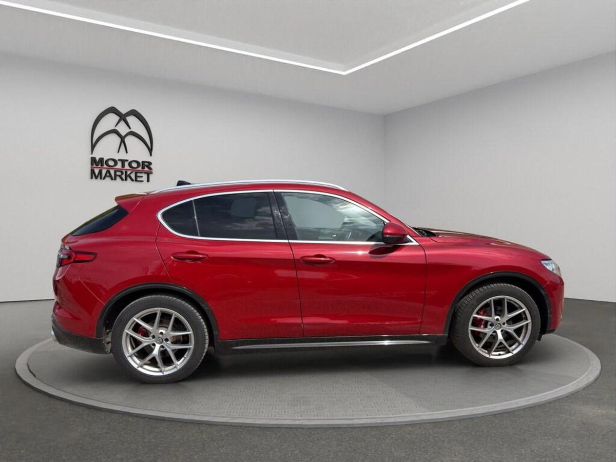 Alfa Romeo Stelvio Stelvio 2.0 Turbo 280 CV AT8 Q4 Ti (4)
