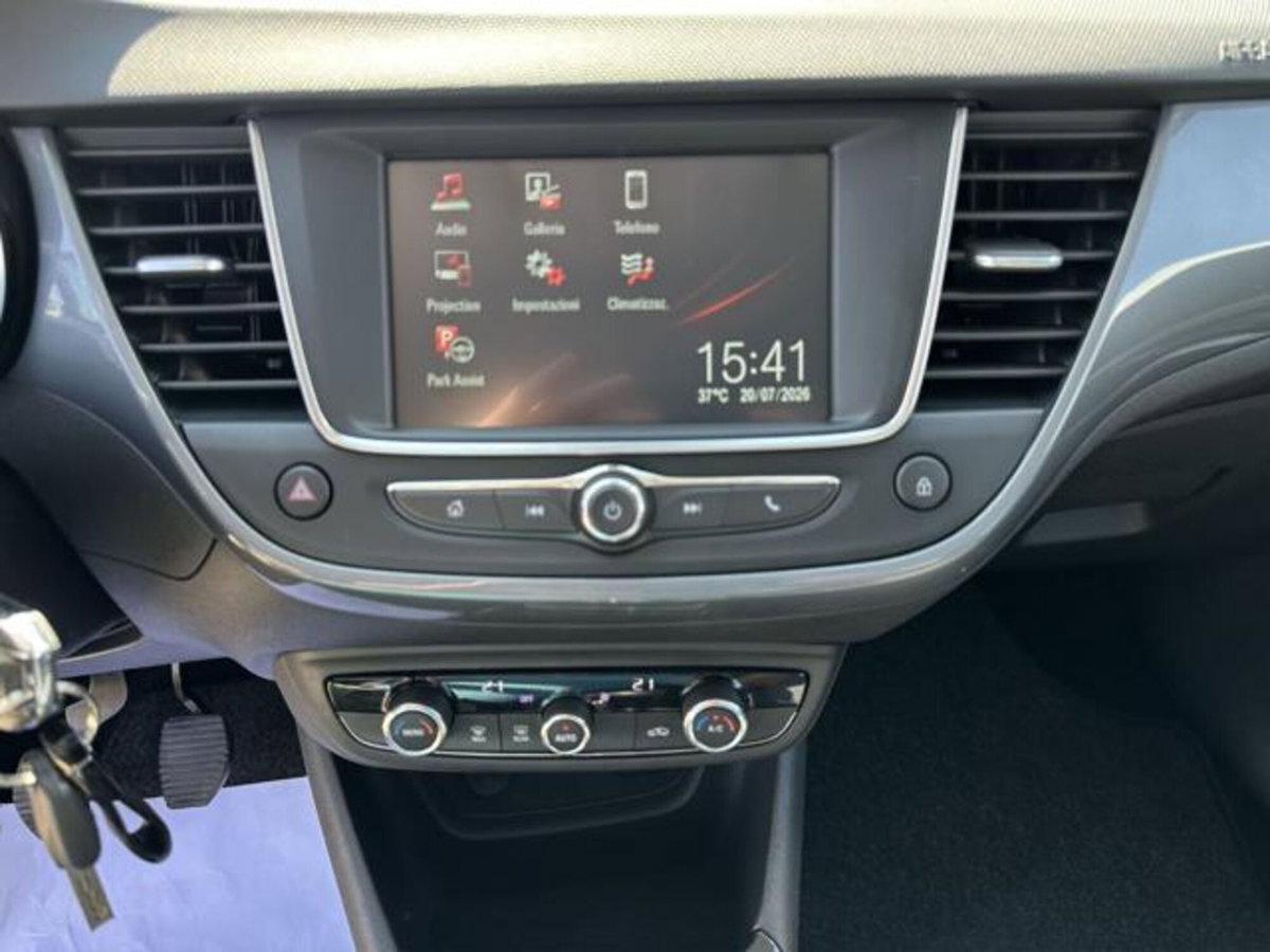 Opel Crossland 1.5 ecotec Elegance 110cv (10)