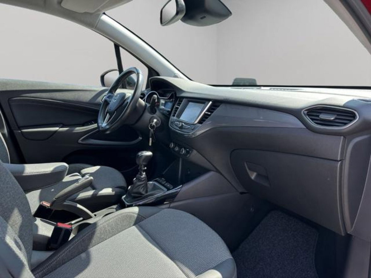 Opel Crossland 1.5 ecotec Elegance 110cv (17)