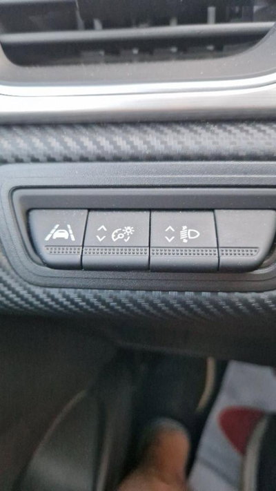 Renault Captur TCe 90 CV RS Line (17)