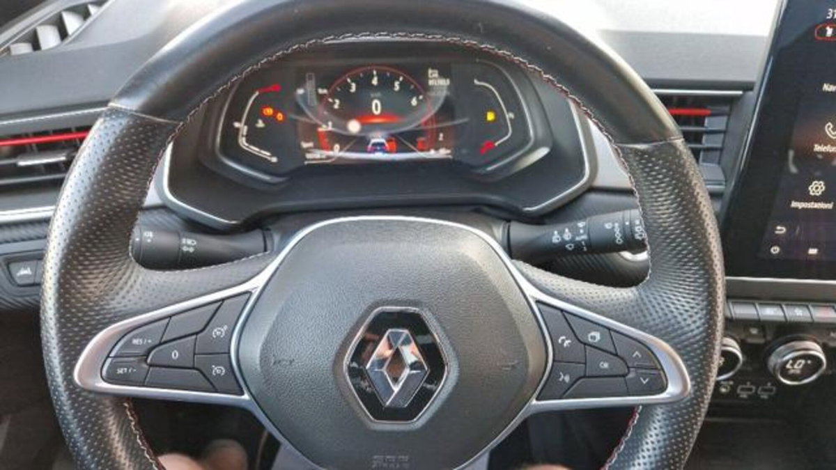 Renault Captur TCe 90 CV RS Line (18)
