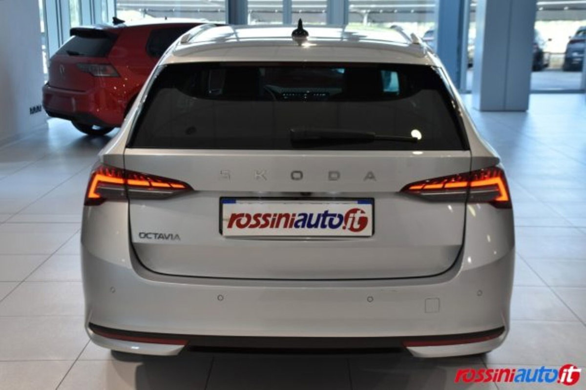 Skoda Octavia Station Wagon 2.0 tdi Style 150cv dsg (4)