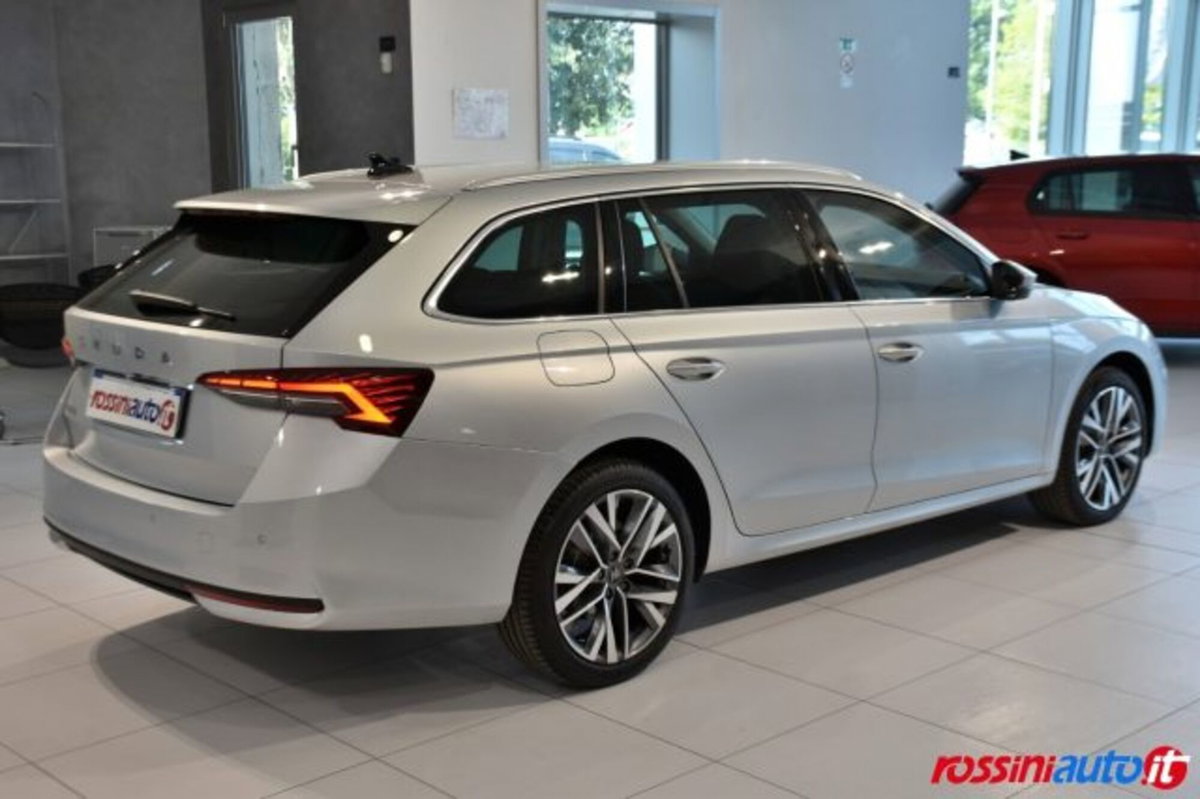 Skoda Octavia Station Wagon 2.0 tdi Style 150cv dsg (5)