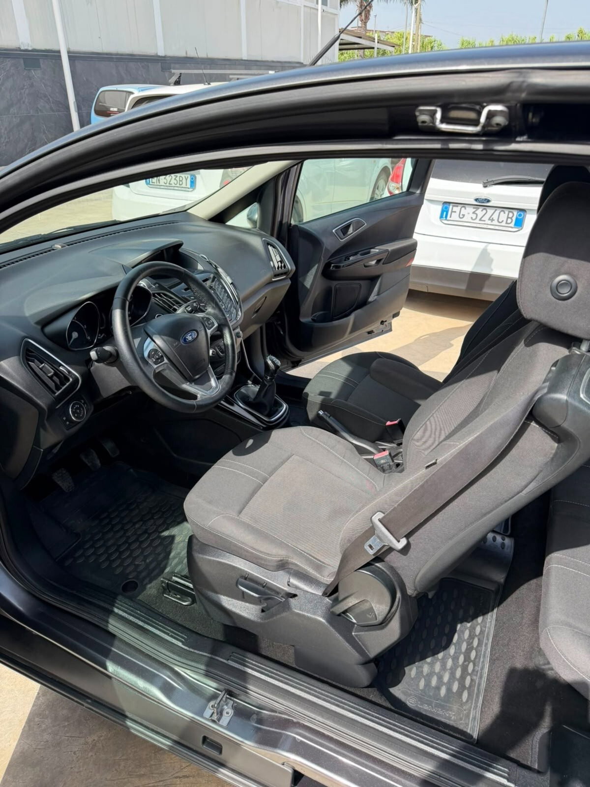 Ford B-Max B-Max 1.5 TDCi 75 CV Titanium (7)
