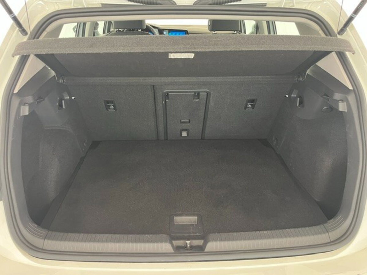 Volkswagen Golf 2.0 TDI SCR Life (11)
