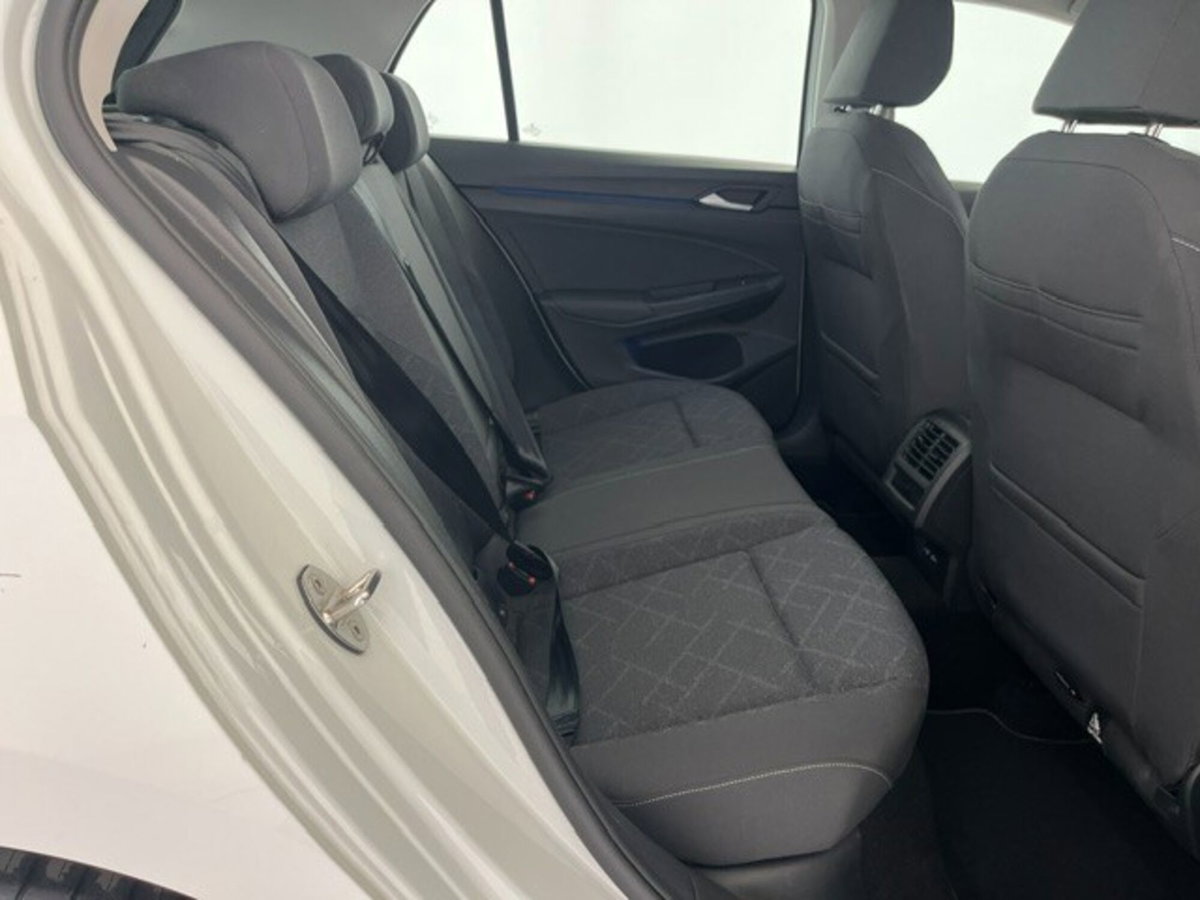 Volkswagen Golf 2.0 TDI SCR Life (12)