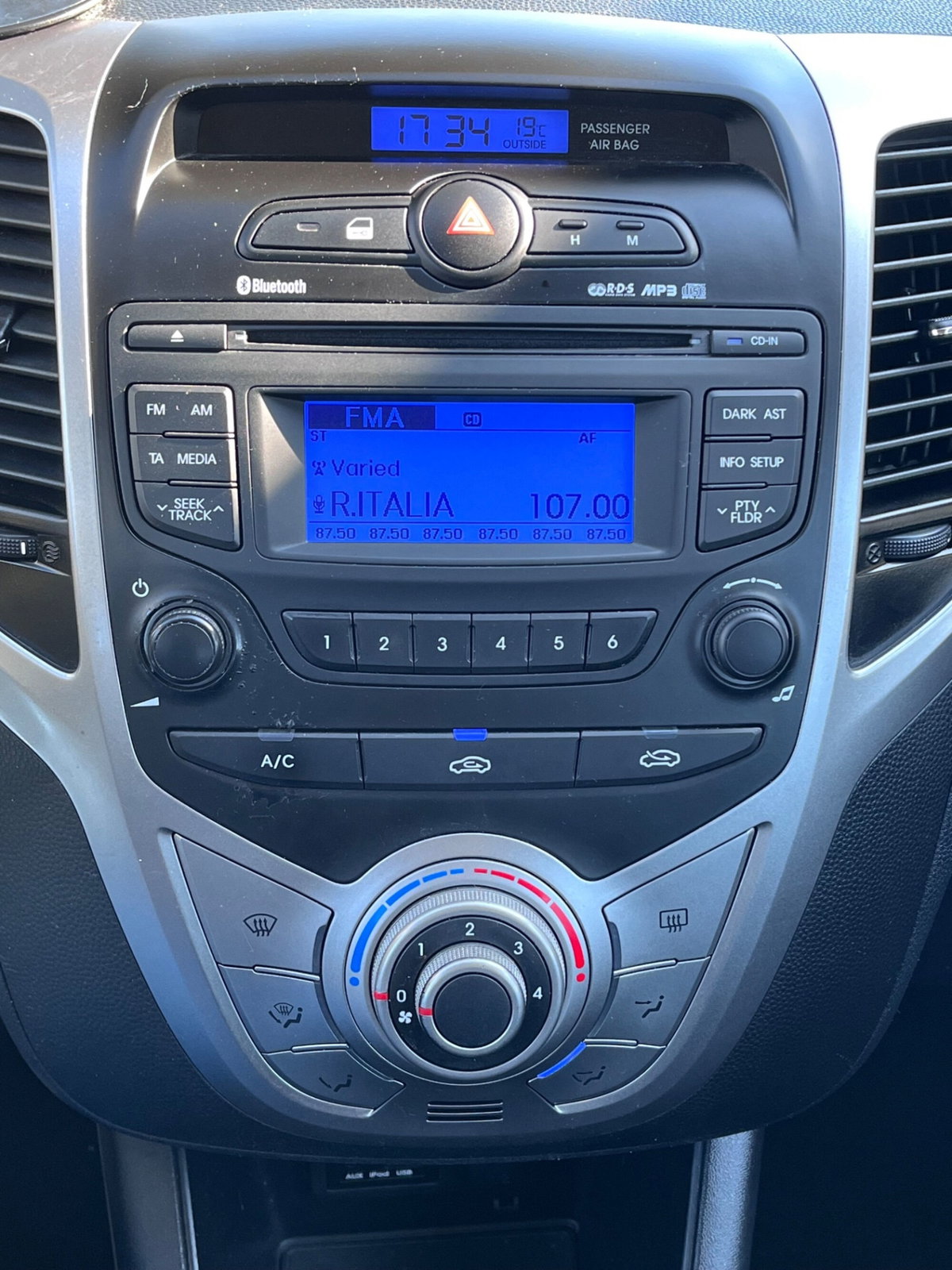 Hyundai ix20 1.6 CRDI 115 CV Comfort (13)