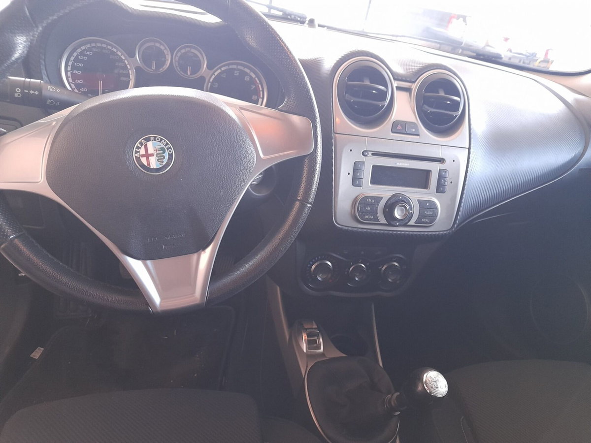 Alfa Romeo MiTo 1.4 78 CV Distinctive (5)