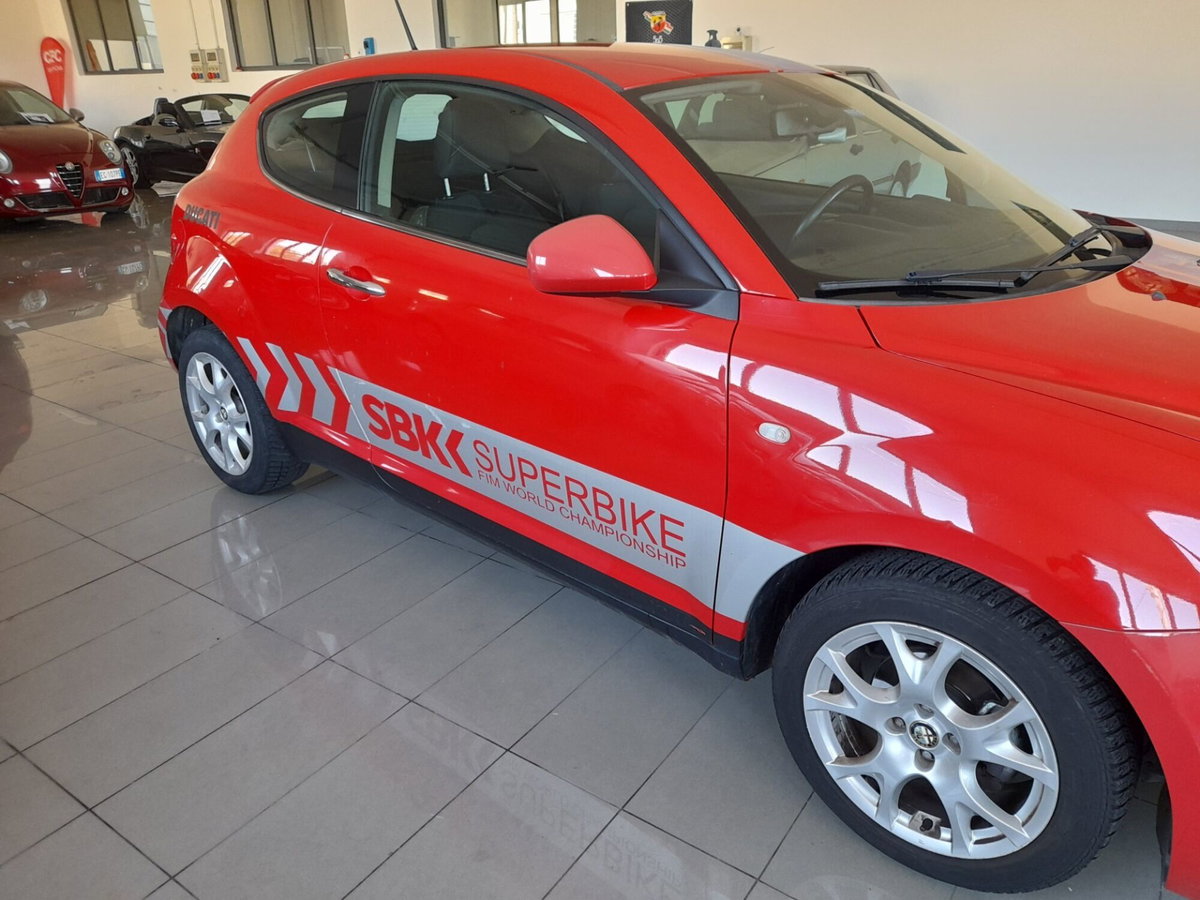 Alfa Romeo MiTo 1.4 78 CV Distinctive (8)