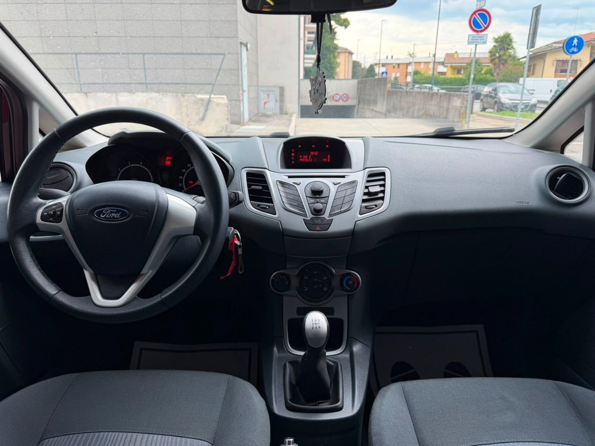 Ford Fiesta 1.2 82 CV 5 porte Titanium (11)