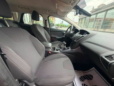 Ford Focus Station Wagon 1.6 TDCi 115 CV SW Titanium (17)