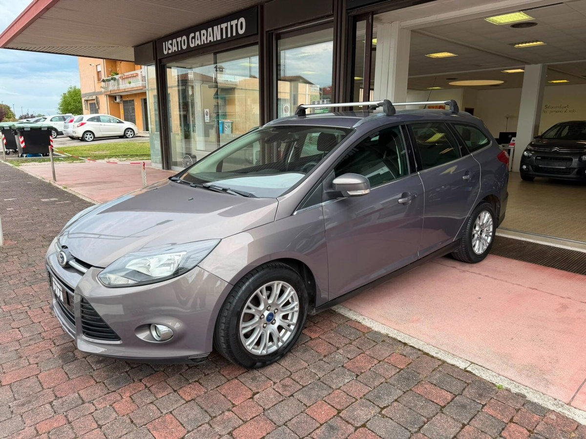 Ford Focus Station Wagon 1.6 TDCi 115 CV SW Titanium (2)