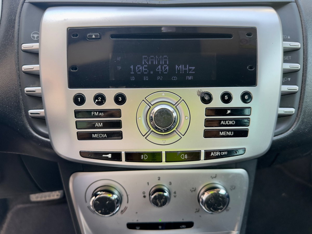 Lancia Delta 1.6 MJT DPF Selectronic Oro (12)