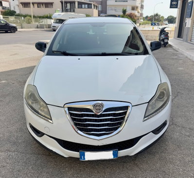 Lancia Delta 1.6 MJT DPF Selectronic Oro (2)