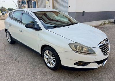 Lancia Delta 1.6 MJT DPF Selectronic Oro (3)