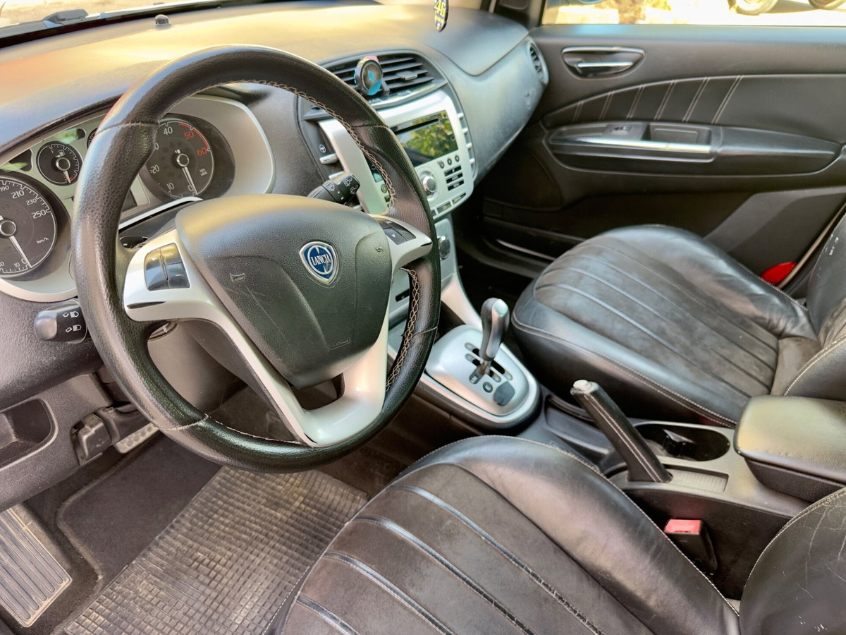 Lancia Delta 1.6 MJT DPF Selectronic Oro (7)