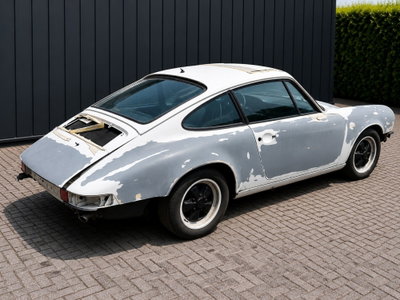 Porsche 911 Coupé Carrera 3.2 (2)