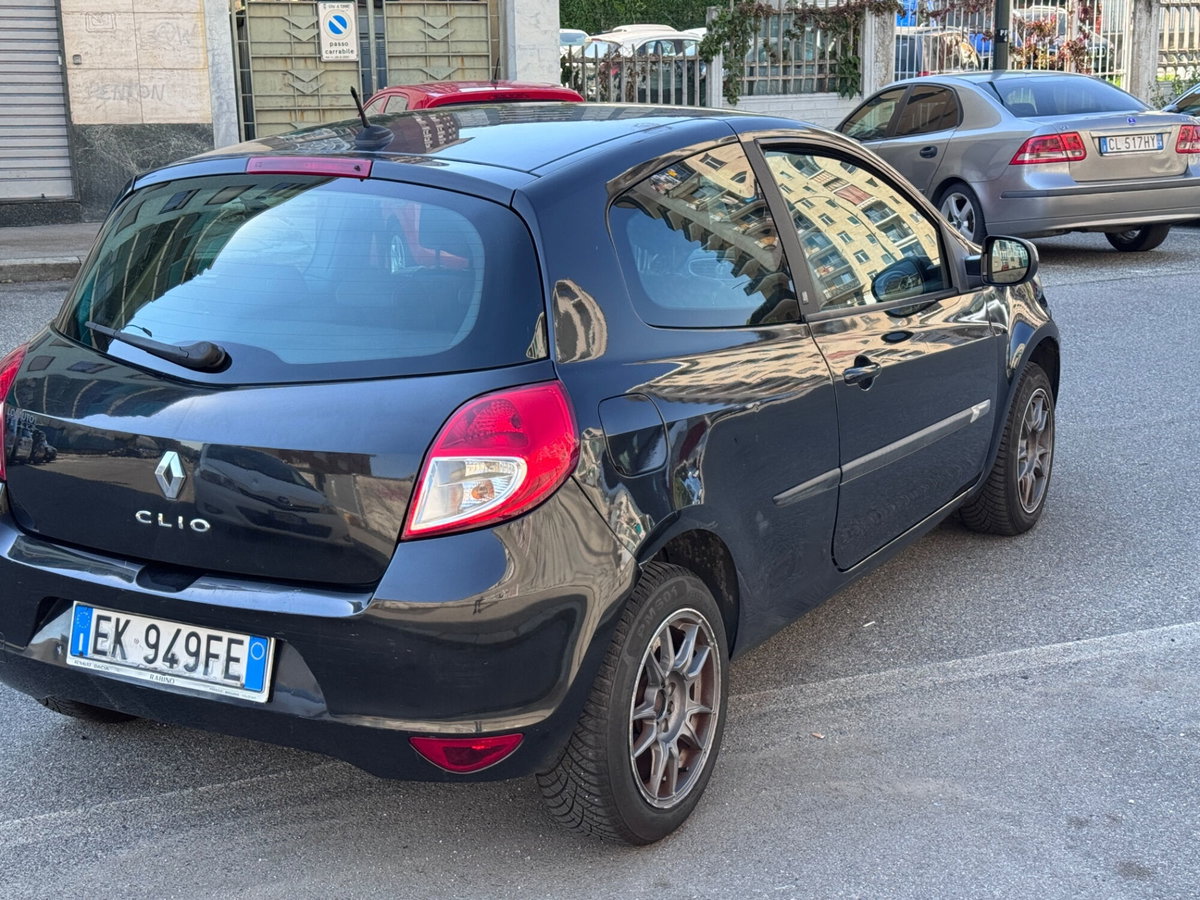 Renault Clio 1.2 16V 3 porte Dynamique (4)