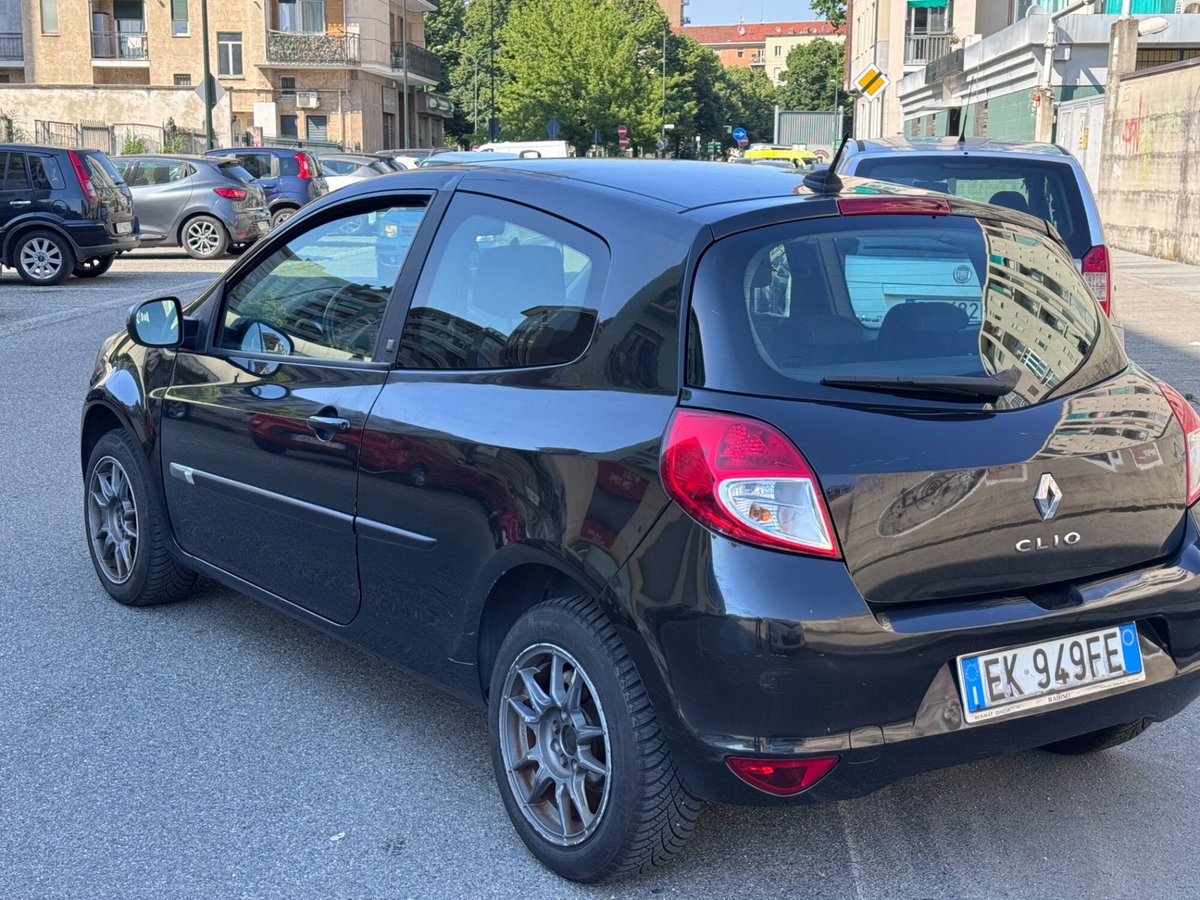 Renault Clio 1.2 16V 3 porte Dynamique (6)