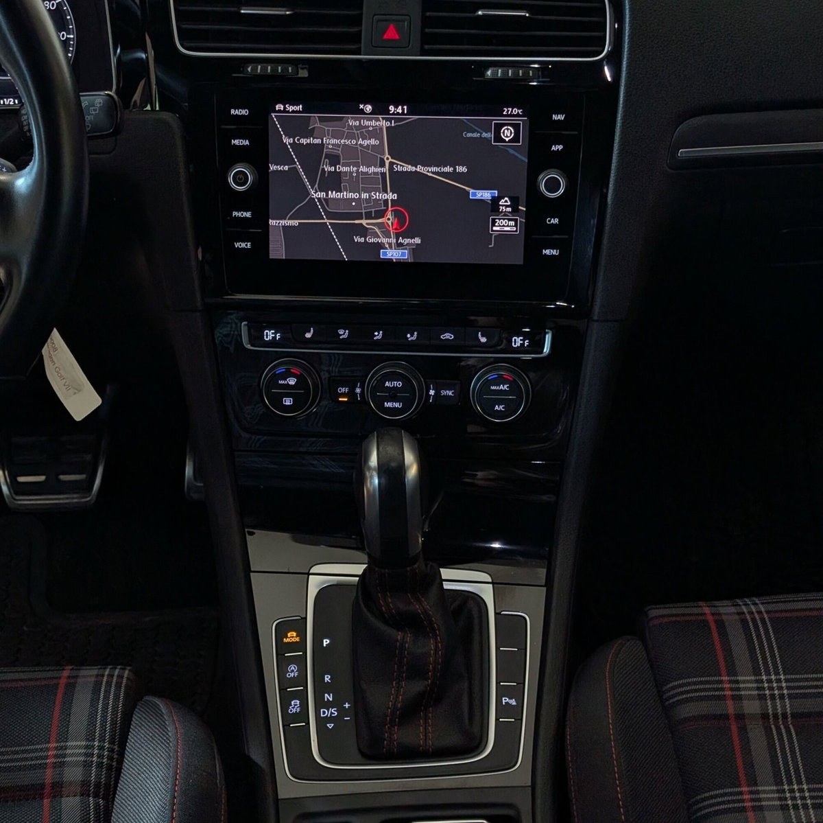 Volkswagen Golf GTI Performance 2.0 245 CV TSI DSG 5p. BMT (9)