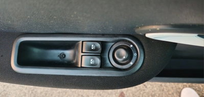 Renault Clio 1.2 16V 5 porte (11)