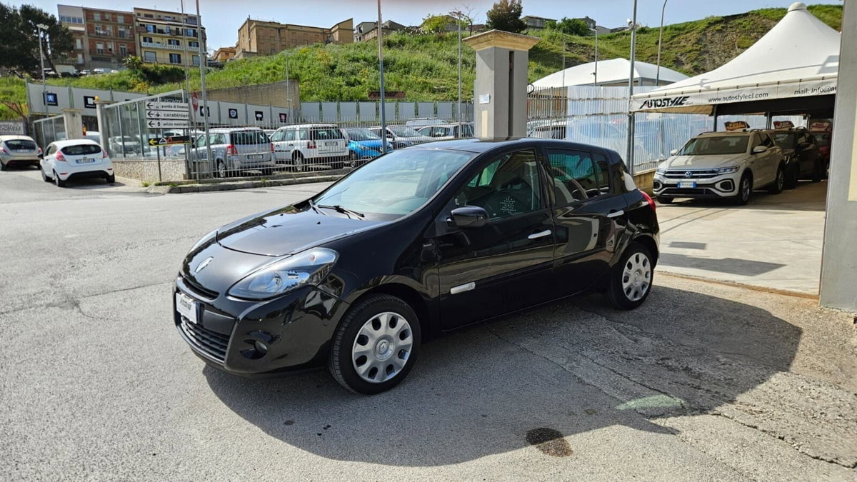 Renault Clio 1.2 16V 5 porte (3)