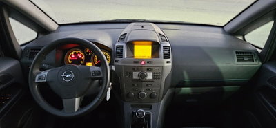 Opel Zafira 1.9 CDTI 120CV Cosmo (10)