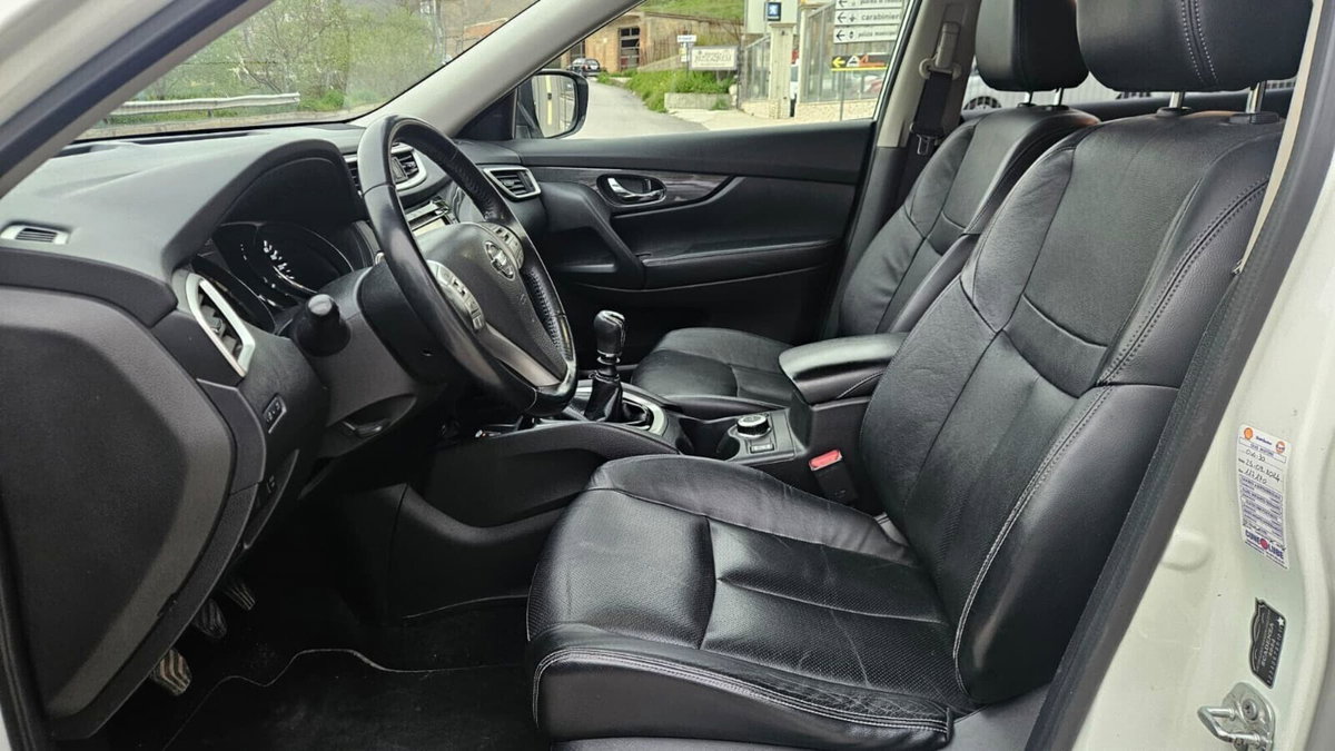 Nissan X-Trail 1.6 dCi 4WD Tekna (5)