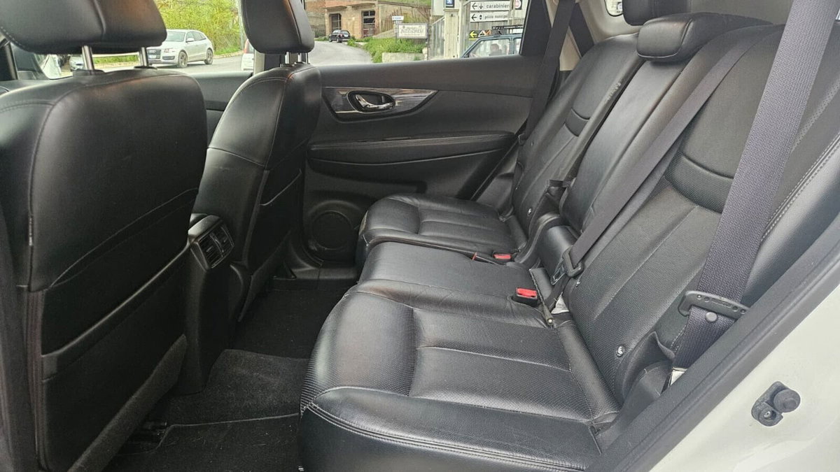 Nissan X-Trail 1.6 dCi 4WD Tekna (6)