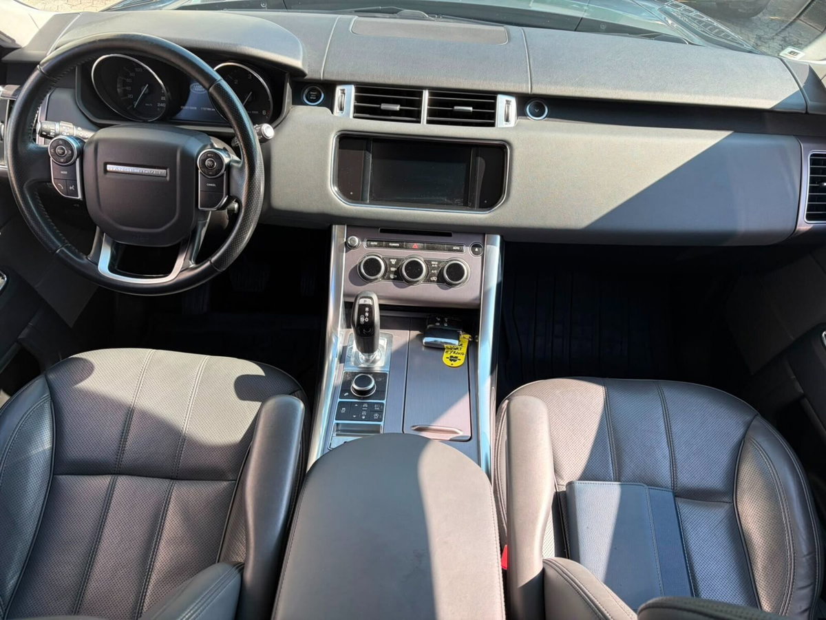 Land Rover Range Rover Sport 3.0 TDV6 HSE (13)