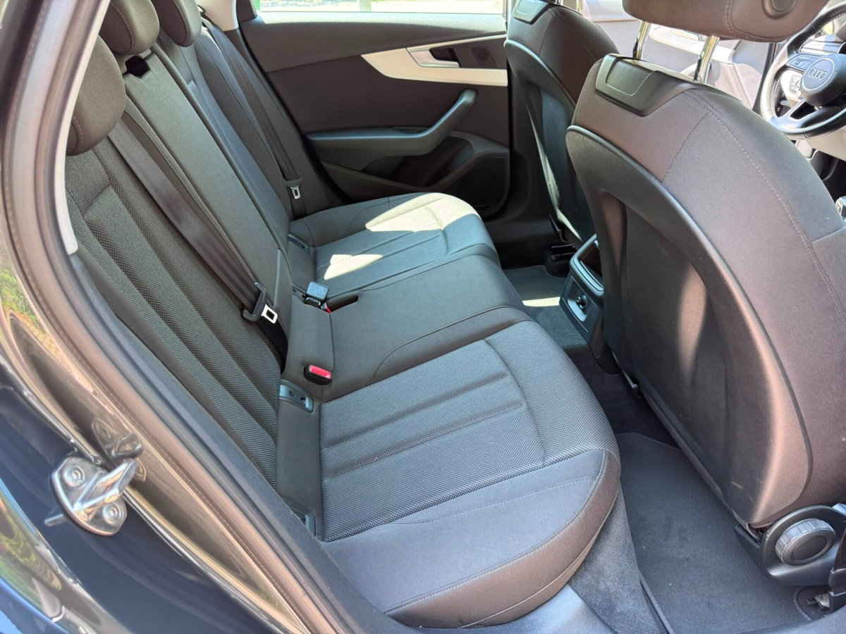 Audi A4 Avant 30 TDI/136 CV S tronic Business Advanced (12)