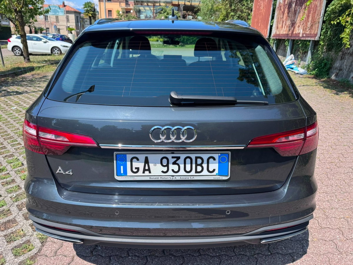 Audi A4 Avant 30 TDI/136 CV S tronic Business Advanced (6)