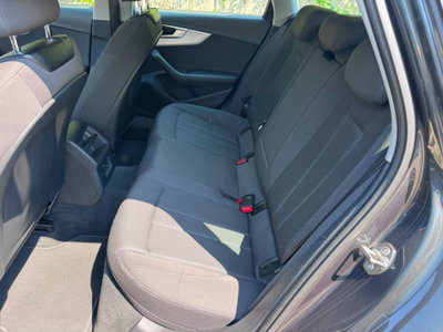 Audi A4 Avant 30 TDI/136 CV S tronic Business Advanced (9)