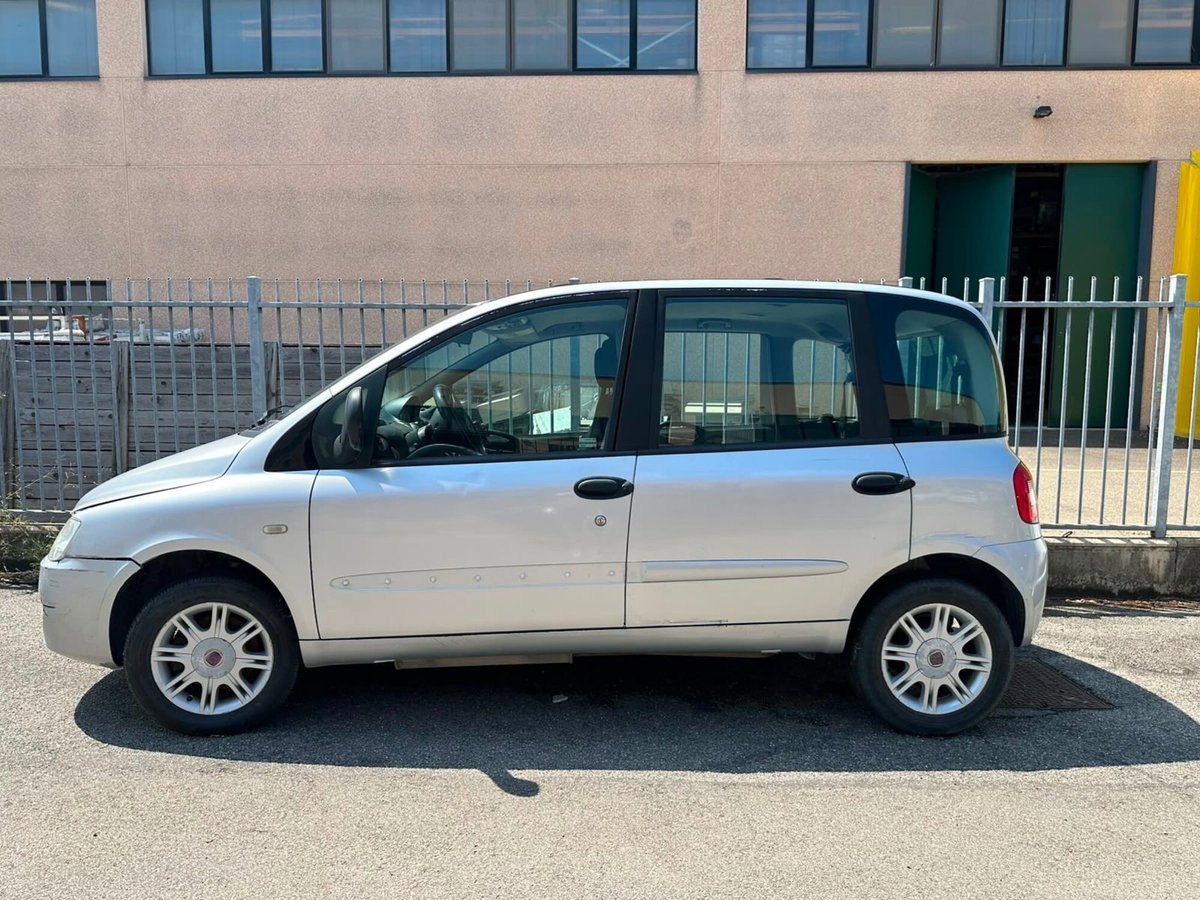 Fiat Multipla 1.6 16V Natural Power Dynamic (2)